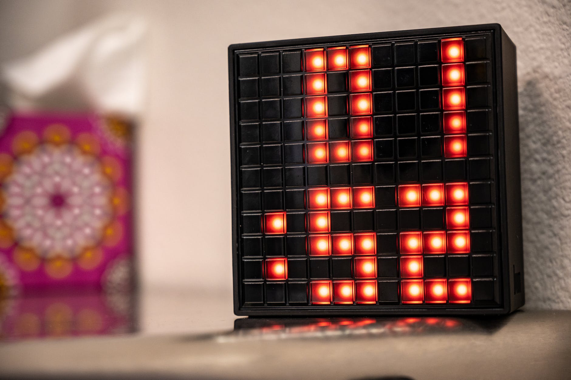 Clock timer showing 1 minute and 52 seconds